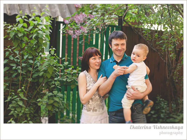 Семейная фотография, детская фотография, семейный портрет, родители с ребёнком, фотосессия на даче, фотосессия на прогулке, летняя семейная фотосъемка, летняя фотосессия, лето в Москве, хороший фотограф, семья, детский фотограф, семейный фотограф, фотограф Екатерина Вишневская